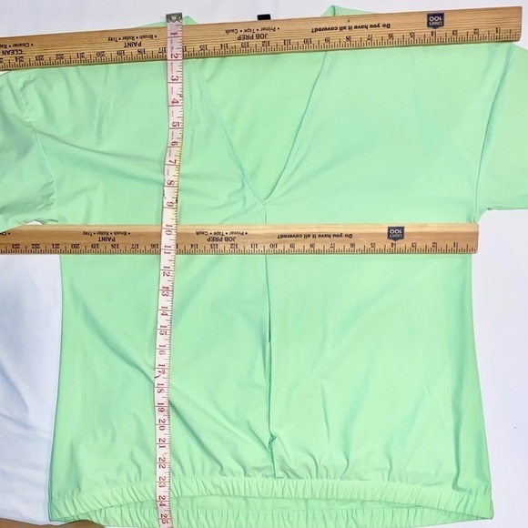 Alfani Comfort Luxe Pistachio Green Top Size M - Picture 8 of 9